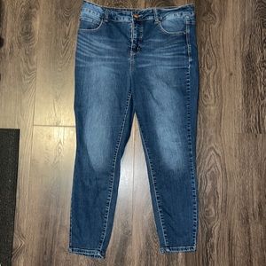 Maurice’s jeggings. Size 18 short. Like new.